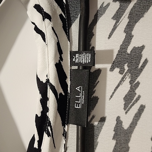 Mid/Maxi Dress - Picture 2 of 3